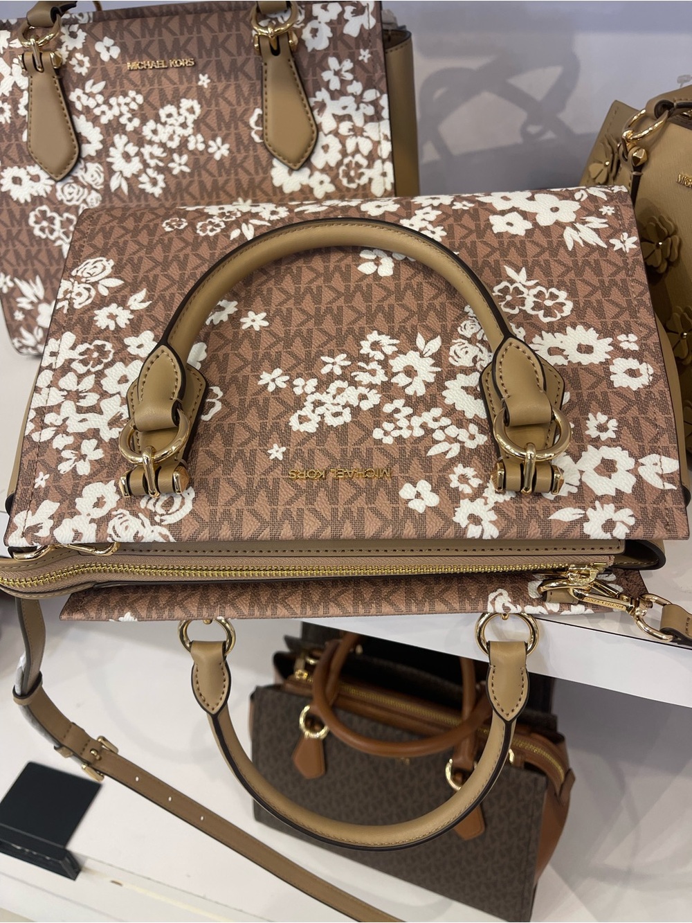 MICHAEL KORS Marilyn Medium Printed Signature Logo Satchel Crossbody 
CAMEL 
NWT - Picture 16 of 16